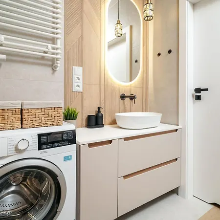 Boho Harmony Luxury - Ac Parking & Balcony - By Uniquerent