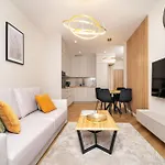 Boho Harmony Luxury - Ac Parking & Balcony - By Uniquerent