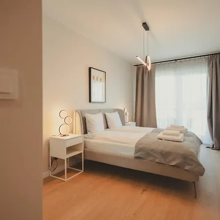 Boho Harmony Luxury - Ac Parking & Balcony - By Uniquerent Breslavia